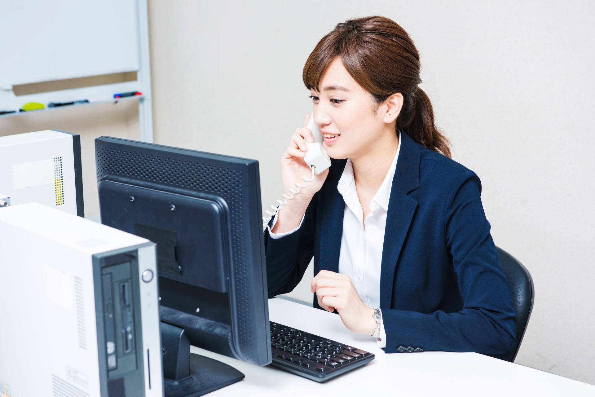 働く女性が抱えるお金の悩み。福利厚生でサポートするには?