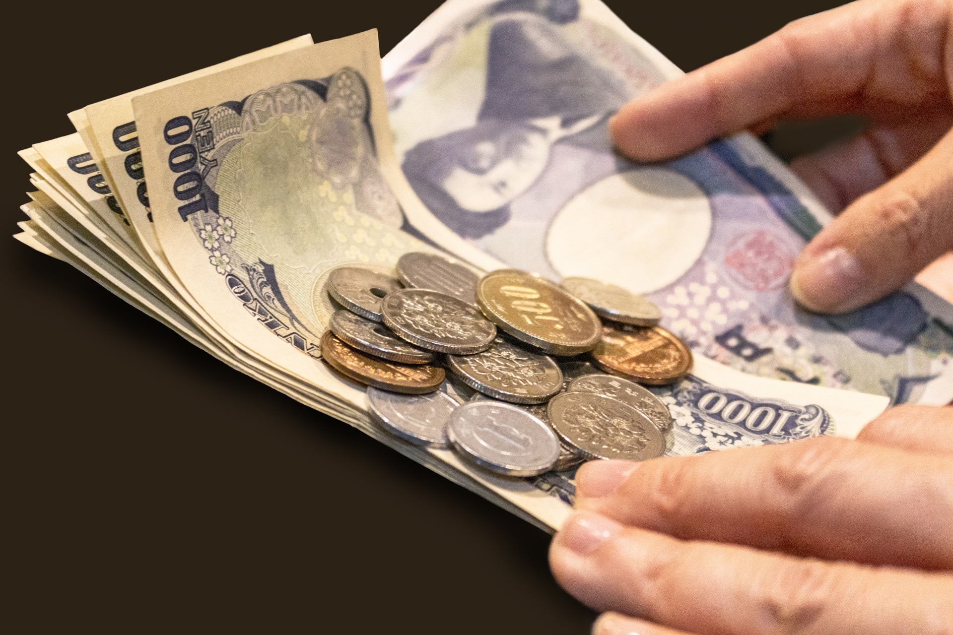 面倒な現金の割り勘。キャッシュレスの個人間送金でスマートに!